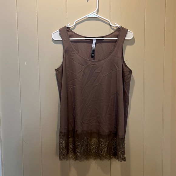 ⭐️ Kenzie medium womans tank ⭐️ bundle 4/20